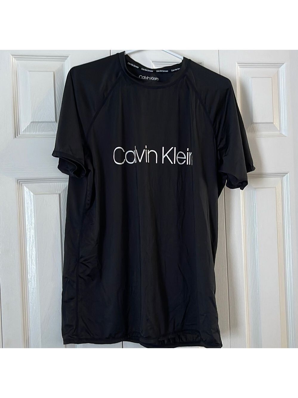 Calvin Klein Swimwear UPF 40 shirt size L 🔥🔥